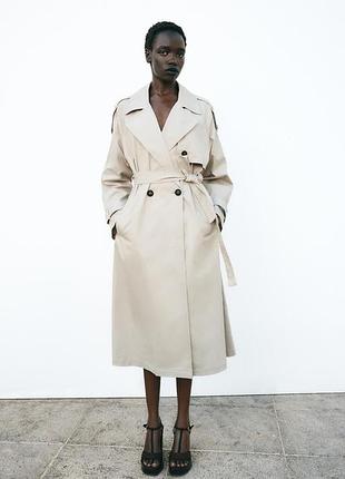 Длинный двубортный тренч с пояском zara