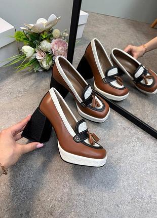 Изысканные женские туфли