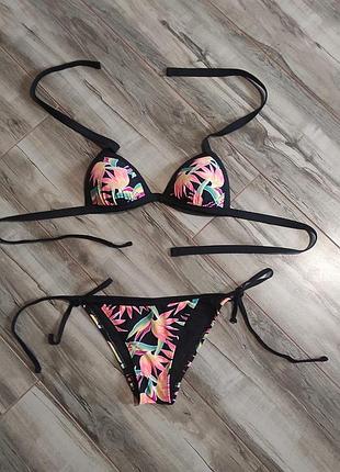 Купальник з квітковим принтом