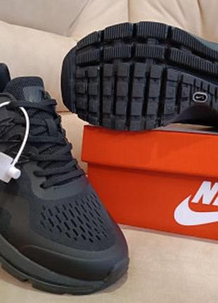 Nike 8