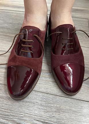 Туфлі на шнурках, лофери