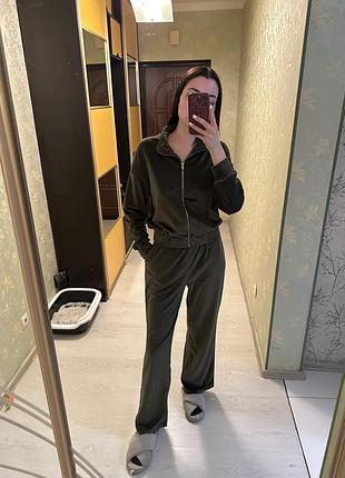 Велюровый спортивный костюм swash