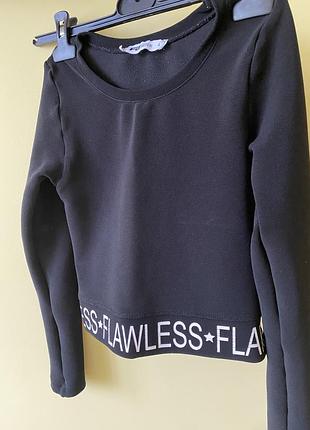 Чорний кроп топ по факту розмір хс хоча пише л