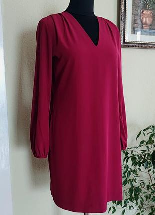 Платье цвета марсала