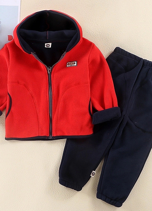 Стильный яркий флисовый костюмчик