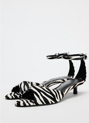 Босоніжки zara анімалістичний принт