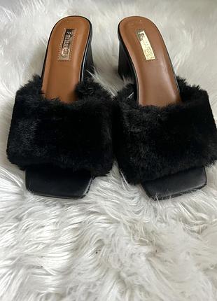 Босоніжки primark на каблуку