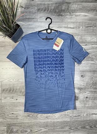 Полностью новая, спортивная, оригинальная футболка - reebok