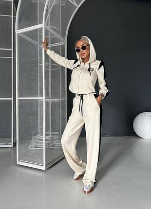 Костюм жіночий