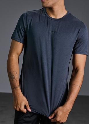 Спортивна футболка