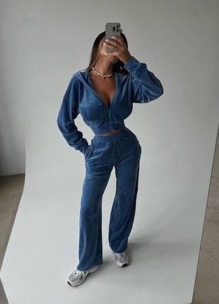 Велюровый костюм