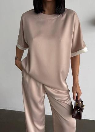 Шовковий костюм