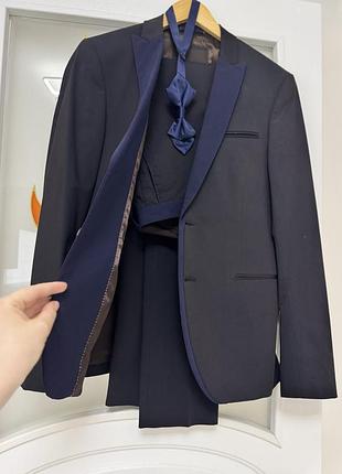 Чоловічий класичний костюм zara man