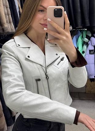 Косушка жіноча косушка біла вкорочена косушка куртка кожанная белая4 фото