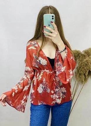 Красная цветочная блуза primark в японском стиле.