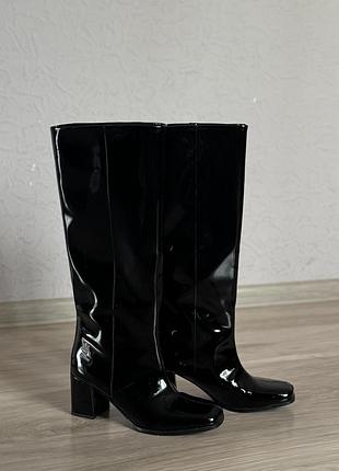 Лакированные сапоги zara