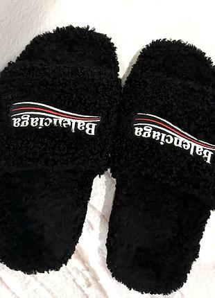 Тапочки balenciaga furry 39sz4 фото