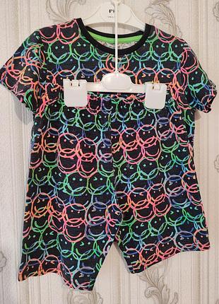 Костюм на дівчинку на 4-5 років