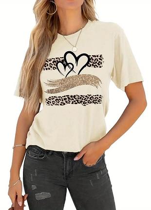 Футболка с принтом сердечек