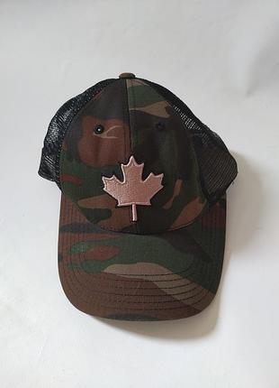 Стильна жіноча кепка бейсболка