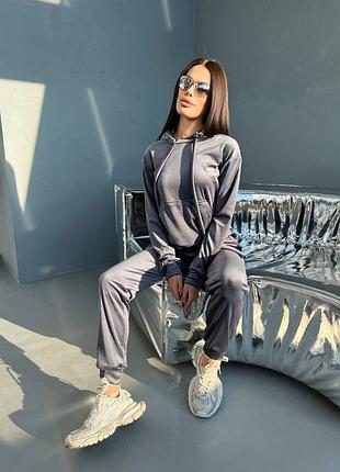 Графитовый велюровый спортивный костюм
