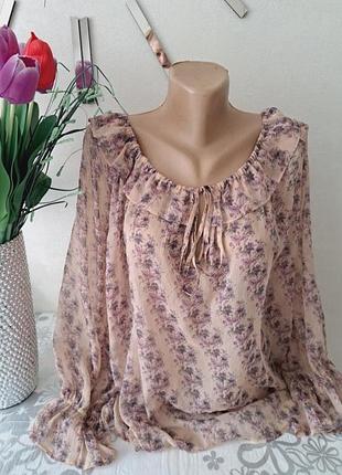 Ніжна  жіноча блуза