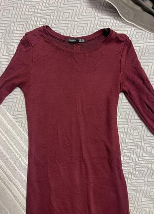 Платье цвета бургунди миди