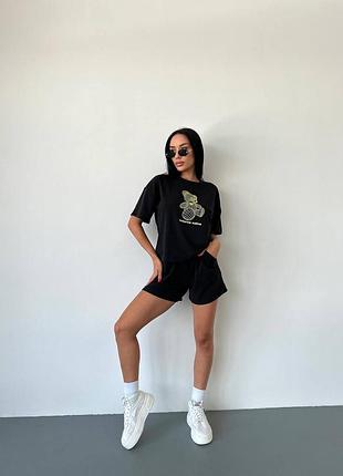 Женский костюм с шортами