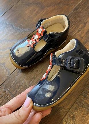 Лаковые туфли