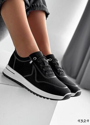 Жіночі чорні кросівки / чорні кросівки на білій підошві