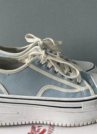 Кеди на високій підошві