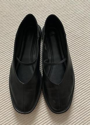 Кожаные балетки zara