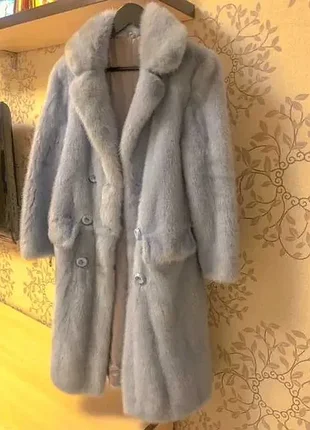 Норковая шуба цельная .