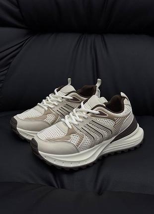 Стильні кросівки на платформі