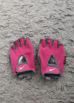 Спортивні жіночі рукавиці nike, на малу руку(можуть бути підросткові), size xs, стан нової речі