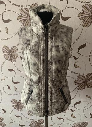 Пухова жилетка  marc cain, р.3