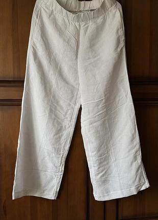 Літні з льону брюки.