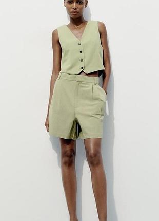 Шорты с защипами и высокой  посадкой