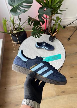 Кроссовки adidas