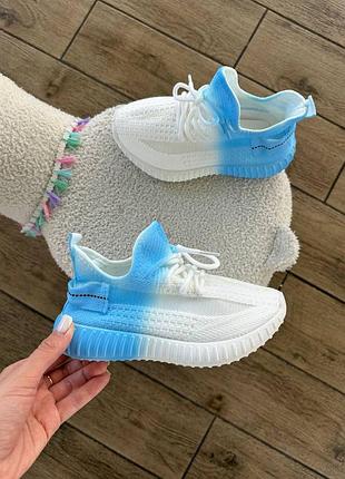 Легкие кроссовки