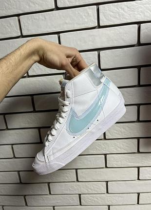 Женские кроссовки nike blazer