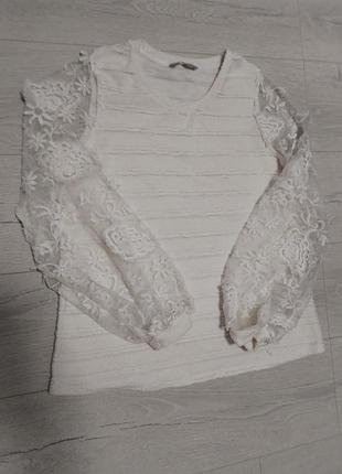 Кофтинка з ажурними об'ємними рукавами