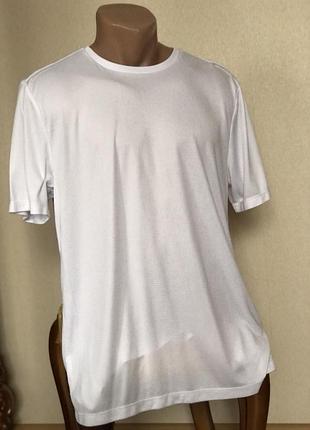 Футболка чоловіча