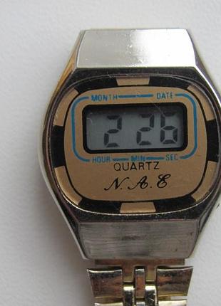 Женские цифровые ретро часы 1990-х