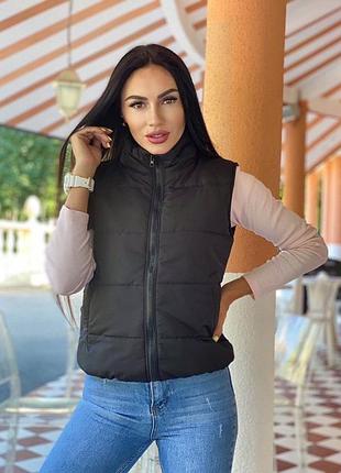 Женская весенняя жилетка