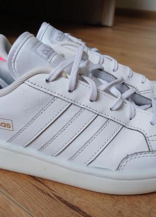 Кроссовки adidas  оригинал . р 37
