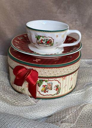 Чашка новогодняя magic christmas фарфоровая с блюдцем в подарочной упаковке 120 мл 13 см (r33354)