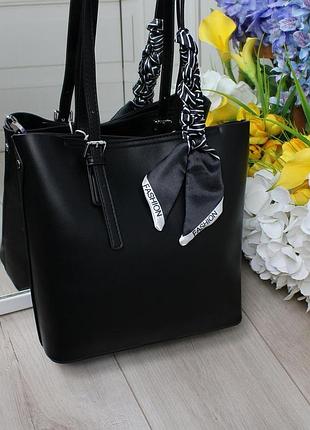 Містка сумка на три відділення з хустинкою