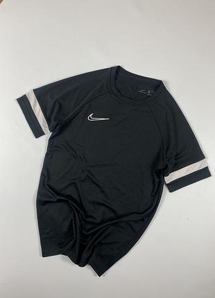 Спортивна футболка nike