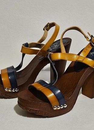 Босоніжки на підборах в стилі versache betsy eu36